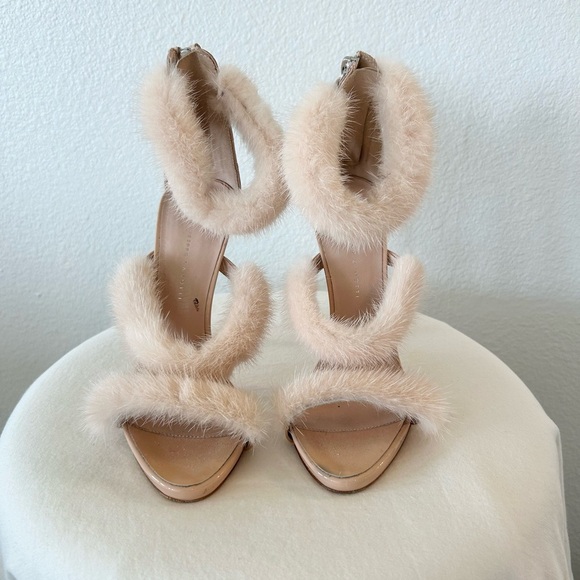 Giuseppe Zanotti Harmony Winter Heels in Pink - Picture 4 of 11